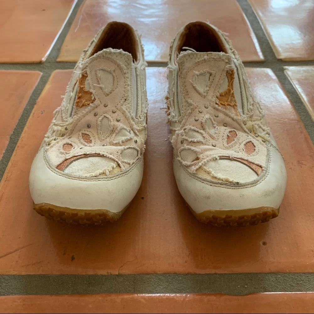 Slip-On Distressed Leather Women’s Sneakers 7.5 - Picture 6 of 8